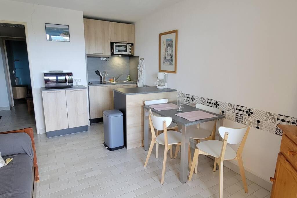 T2 Vue Mer Dans Residence Calme / T2 Sea View In A Quiet Residence Bandol Luaran gambar