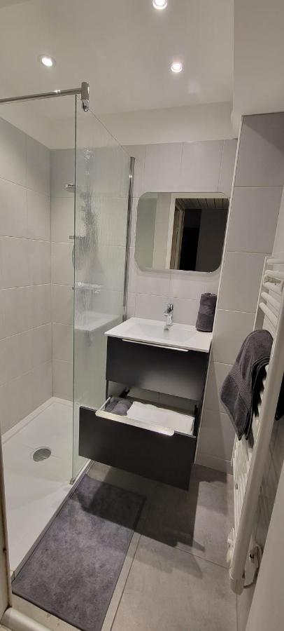 T2 Vue Mer Dans Residence Calme / T2 Sea View In A Quiet Residence Bandol Luaran gambar