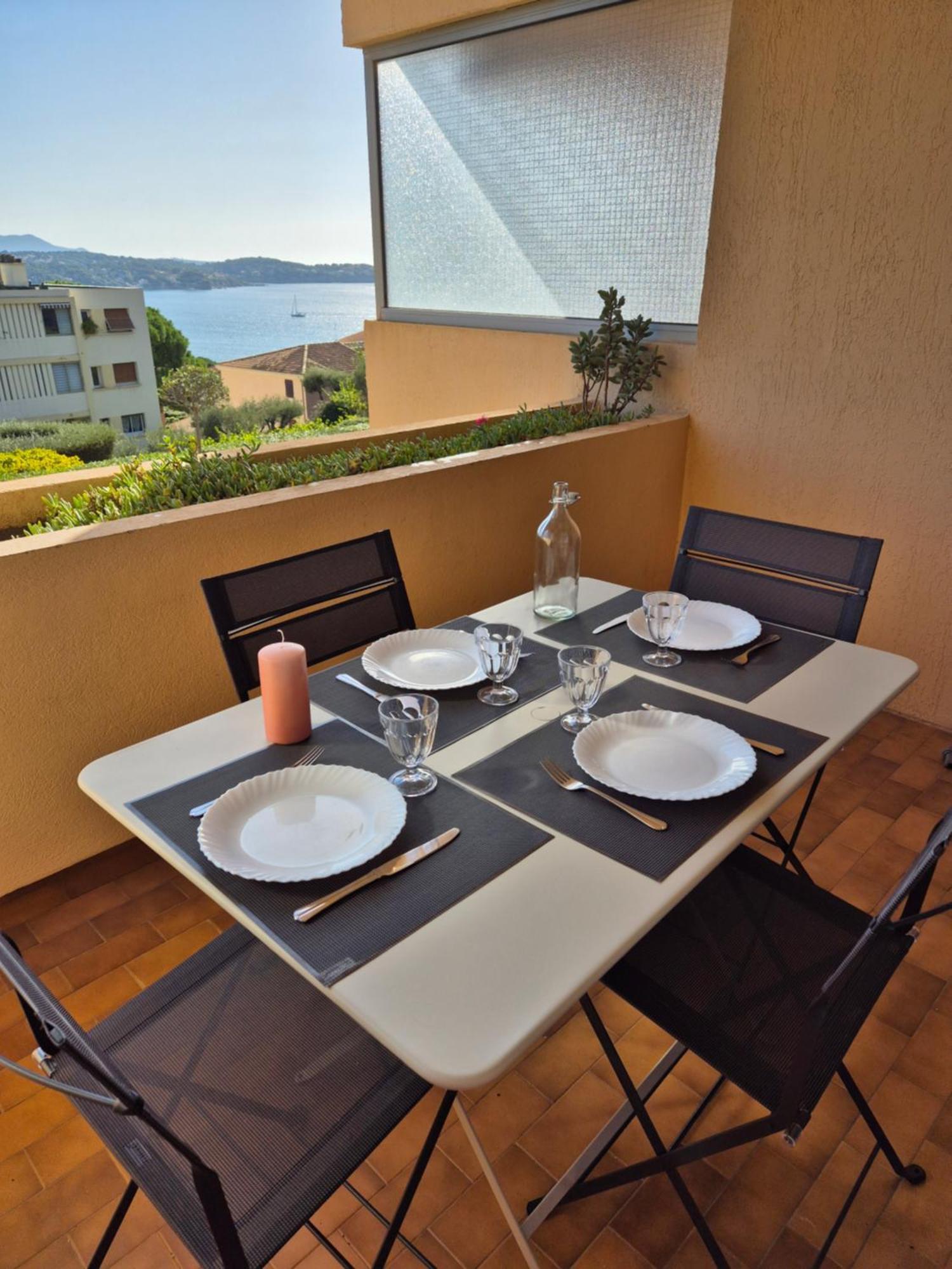 T2 Vue Mer Dans Residence Calme / T2 Sea View In A Quiet Residence Bandol Luaran gambar